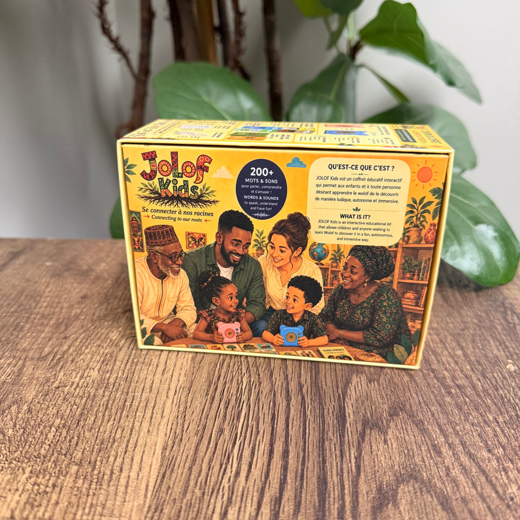 Dos du coffret JOLOF Kids : une famille réunie autour de l'apprentissage du wolof