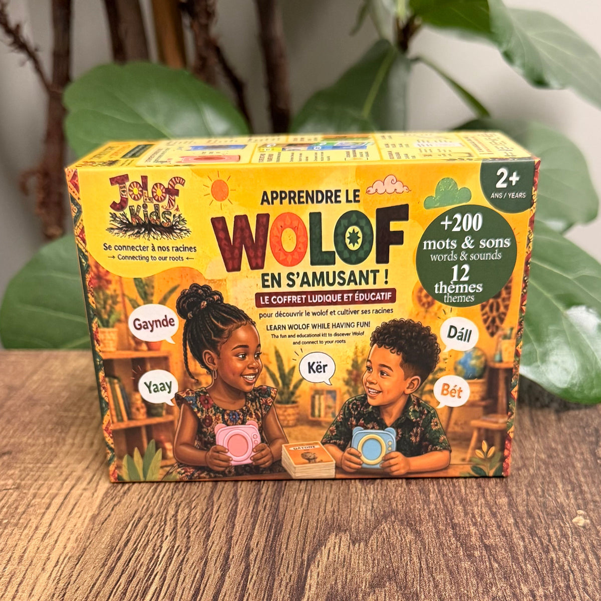 Coffret JOLOF Kids Apprendre le wolof en s'amusant, vu de face, 220 mots et 12 thèmes